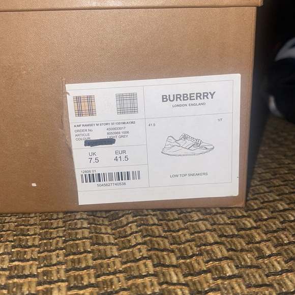 100% authentic (proof of purchase) regular price 790. - Picture 4 of 7